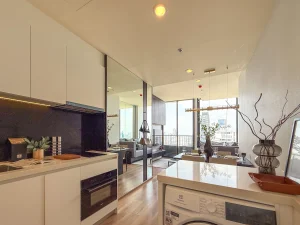 Actual interior photo of a luxury 1-bedroom plus condo unit type B1 at Noble Form Thonglor on Sukhumvit 55 Bangkok