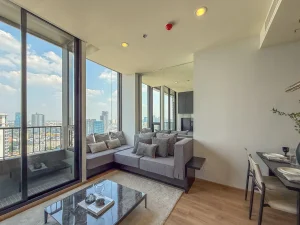 Actual interior photo of a luxury 1-bedroom plus condo unit type B1 at Noble Form Thonglor on Sukhumvit 55 Bangkok