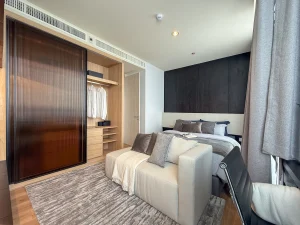 Actual interior photo of a luxury 1-bedroom plus condo unit type B1 at Noble Form Thonglor on Sukhumvit 55 Bangkok